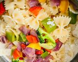 A picture of step 7 of White Sauce Pasta.