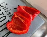 Une image de l'étape 7 de Aubergine et poivron aux tomates confites, coriandre et épices.
