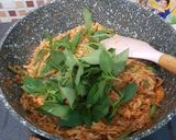 Foto langkah ke 3 dari resep Ayam Suwir Kemangi Pedas.