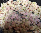 Foto del paso 2 de la receta: Tortilla de papas, atún y pimiento(Comida de aprovechamiento)