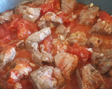 Foto del paso 4 de la receta: Caldereta de cordero con vino tinto, huevo duro y almendras