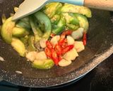 รูปขั้นตอนการทำที่ 4 ของ ผัดมะเขือยาว หมูสับ
