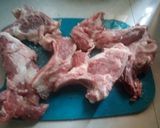 صورة لخطوة 1 من وصفة كوطليط بالبصل والطماطم (وصفة فارس جيدي)