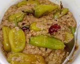 A picture of step 1 of Hadrabadi Mirch ka salan.