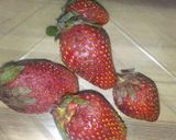 A picture of step 1 of Strawberry yoghurt.