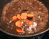 Foto langkah ke 3 dari resep Brokoli Sapi Lada Hitam.