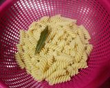 Foto del paso 2 de la receta: Espirales con setas variadas y marisco