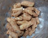 A picture of step 2 of Crispy Spicy babycorn.