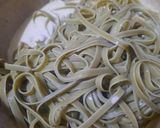 Foto langkah ke 3 dari resep Fettucini Alfredo.