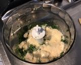 Une image de l'étape 6 de Pesto de fanes de radis à l ail fumé et trois fromages (recette anti gaspi).