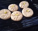 इंस्टेंट काजू पेड़े (instant kaju pede recipe in Hindi) रेसिपी चरण 5 फोटो