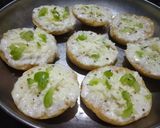 मिनी गार्लिक बन (Mini Garlic Buns Recipe In Hindi) रेसिपी चरण 4 फोटो