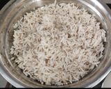 A picture of step 2 of Puffed rice upma.