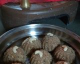 ચૂરમા ના લાડુ (Churma Ladoo Recipe In Gujarati) રેસીપી સ્ટેપ5ફોટો