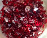 Foto langkah ke 2 dari resep Teh bunga rosella.