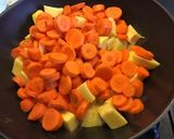 Une image de l'étape 1 de Carottes et navets jaunes au paprika et persil.