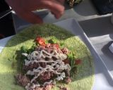 A picture of step 2 of Tuna Spinach Wrap.