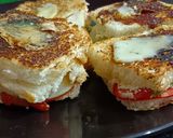 গ্ৰীল্ড এগ স্যান্ডউইচ (grilled egg sandwich recipe in Bengali) রেসিপির ধাপ 4 ছবি