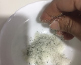 A picture of step 3 of Spinach dates balls.