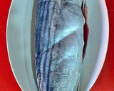 Foto del paso 3 de la receta: Lomo de bonito marinado en sal granulada y fish masala