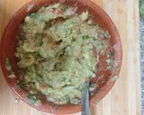 Foto del paso 2 de la receta: Fajitas de pollo con guacamole y queso