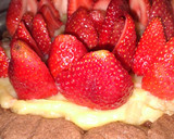 Foto del paso 4 de la receta: Tarta de frutillas, pastelera y masa de cacao!!