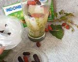 Foto langkah ke 3 dari resep Mulberry Oreo Creamy Matcha.
