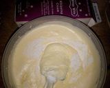 A picture of step 2 of Double tier floral cream cake.