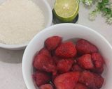 Foto langkah ke 4 dari resep Puding Susu Strawberry.