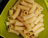 Foto del paso 2 de la receta: Ensalada de pasta con mayonesa de mango