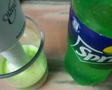 A picture of step 3 of Kiwi mocktail.