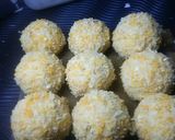 Foto langkah ke 4 dari resep Bola Ubi Keju isi Coklat.