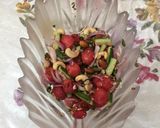 A picture of step 1 of Watermelon nutty salad.