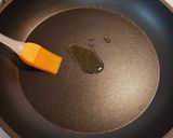 Foto del paso 1 de la receta: Omelette de espárragos con queso