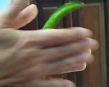 Foto langkah ke 1 dari resep Tips membuang biji cabe.