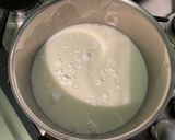 Une image de l'étape 1 de Crème à la vanille de Madagascar.