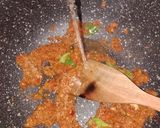 Foto langkah ke 5 dari resep Suwir Tongkol Tumis Bumbu Pedas.