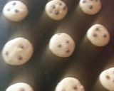 A picture of step 6 of EGGLESS chocolate chip cookies.