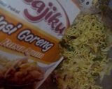 Foto langkah ke 5 dari resep Mie Goreng Pedas Spesial.