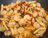 รูปขั้นตอนการทำที่ 3 ของ กุ้งผัดซอส XO