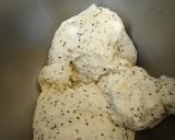 Foto del paso 1 de la receta: Pancitos hojaldrados de semillas