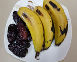 A picture of step 1 of Dates & banana shake.