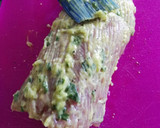 Foto del paso 3 de la receta: Solomillo de cerdo al ajo, albahaca y romero