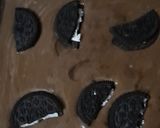A picture of step 5 of Oreo brownie.