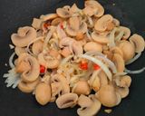 Foto langkah ke 7 dari resep Pakcoy Siram Jamur.