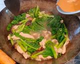 รูปขั้นตอนการทำที่ 9 ของ ราดหน้าหมูหมัก Rad Na Pork
