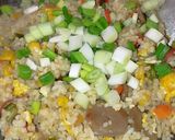 Foto langkah ke 5 dari resep Nasi Goreng Hongkong.