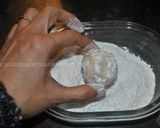 A picture of step 7 of Walnuts Snowballs.