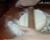 صورة لخطوة 2 من وصفة كوكا مورقة بالسبانخ وصلصة الطماطم