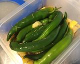 Une image de l'étape 5 de Piments verts au citron confit,romarin et huile de truffe.